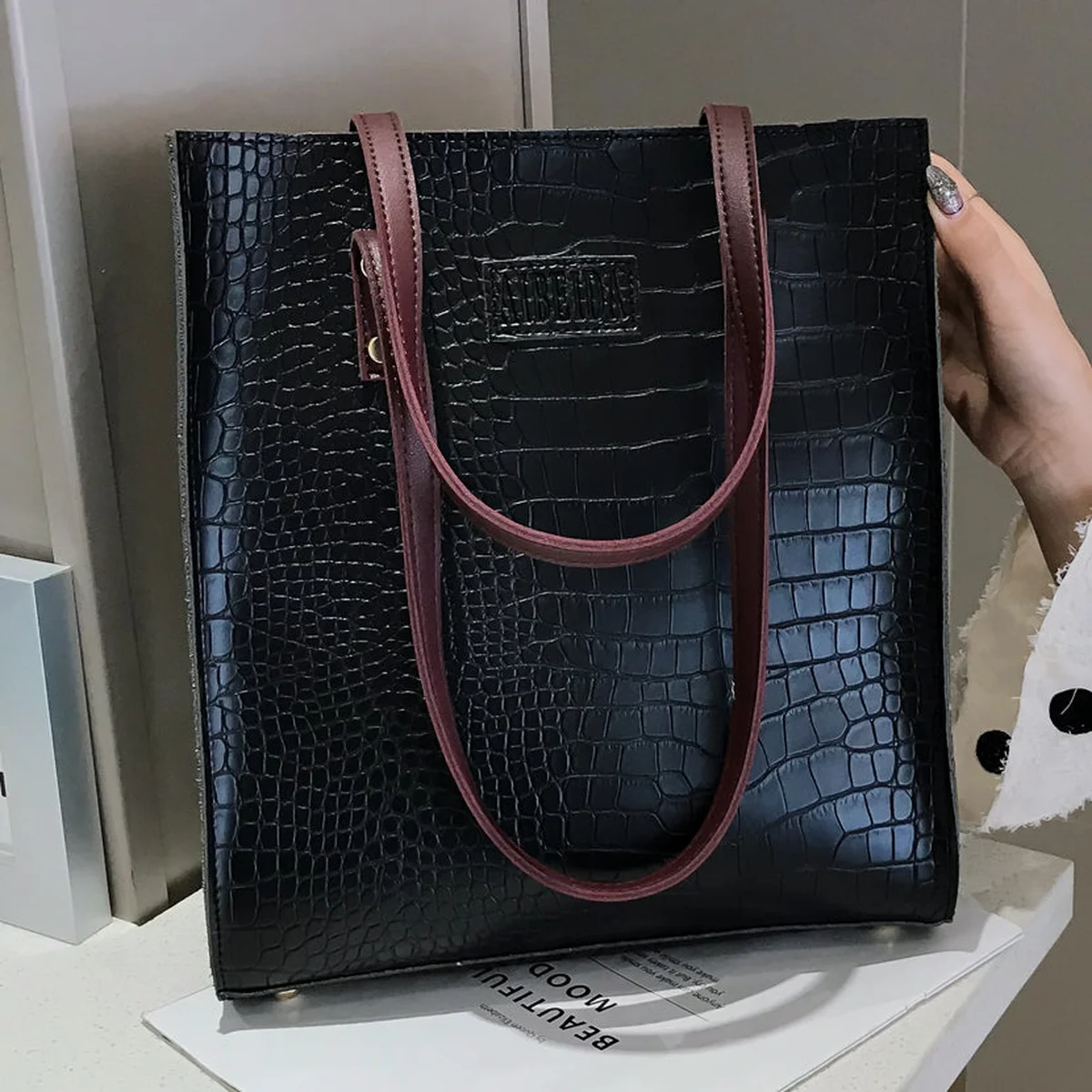 Fashion Crocodile Pattern Women Handbag Leather Ladies Hand Bags Luxury Handbags Women Bags Designer shoulder bag for women 2019 view 1