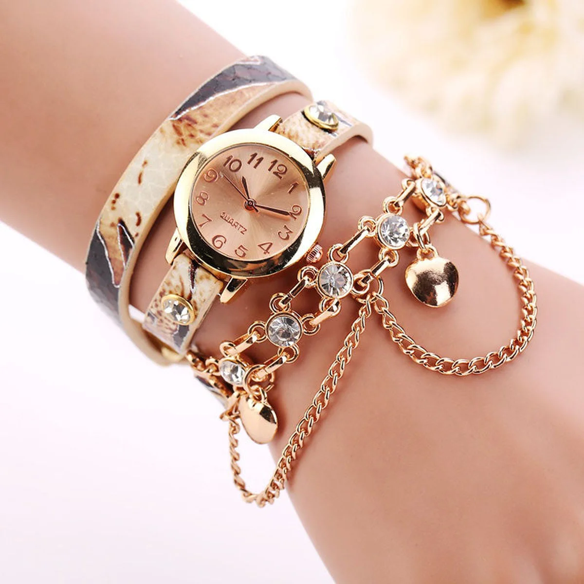 Rivet Chain Quartz Wristwatch Bracelet Watch view 1