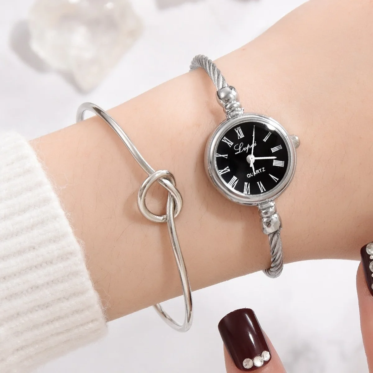 Hot Lvpai Ladies Bracelet Watch Quartz view 1