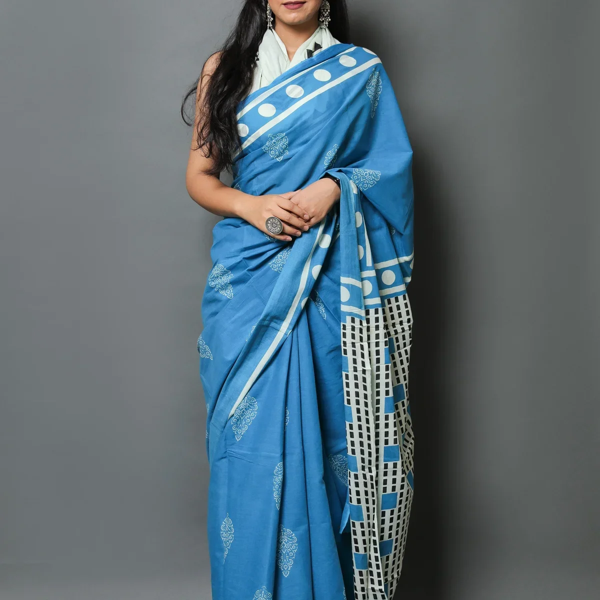 Turquoise Leaf Block Print Mul Cotton Saree with Blouse Piece image 1