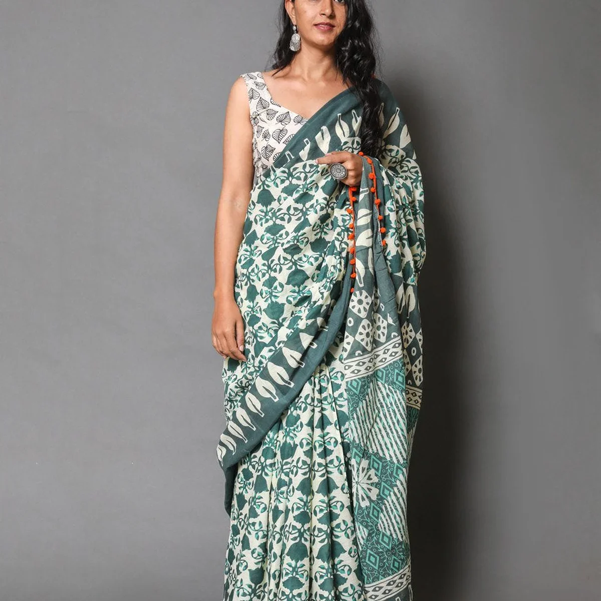 Green Overall Block Print Mul Cotton Saree with Blouse image 1