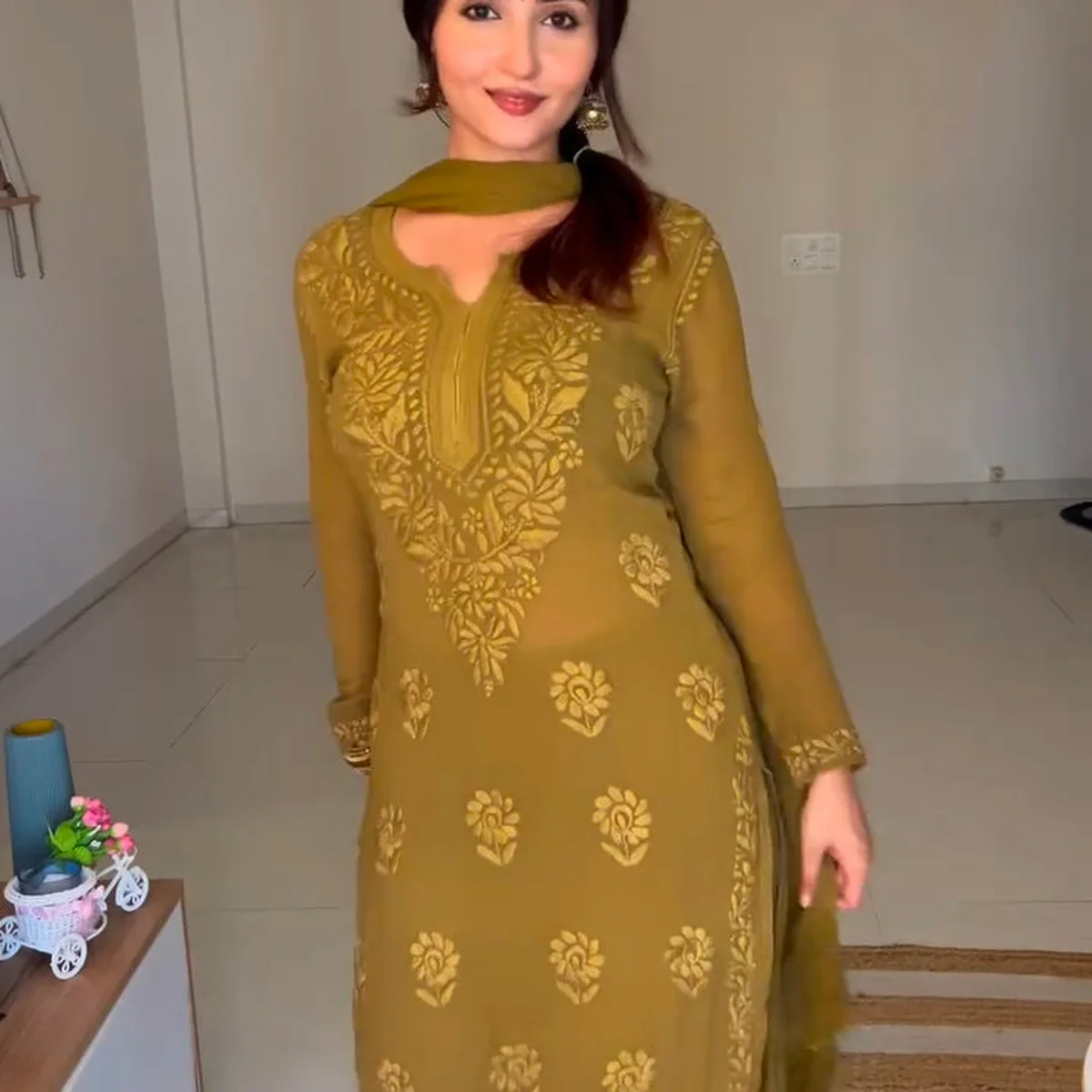 Varsha Rekhate In Viscose Georgette Straight Kurta Set With 3D Work (mehndi green) thumbnail 4
