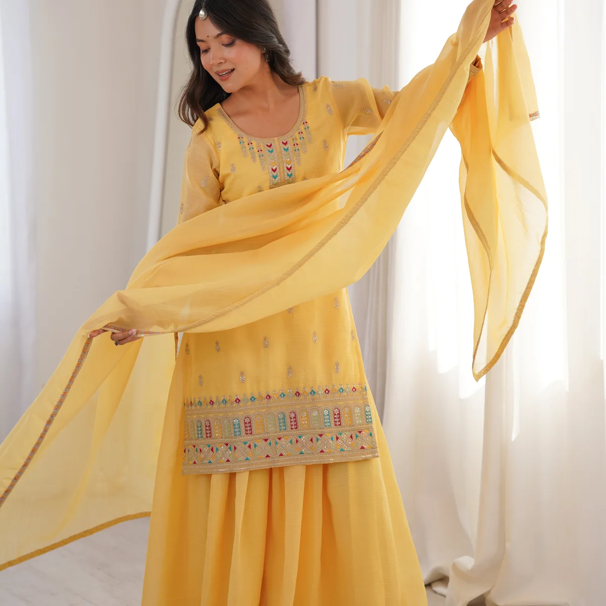 Vaanya Premium Traditional Anarkali Suit Set thumbnail 2