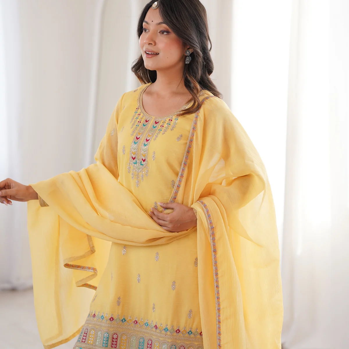 Vaanya Premium Traditional Anarkali Suit Set thumbnail 3