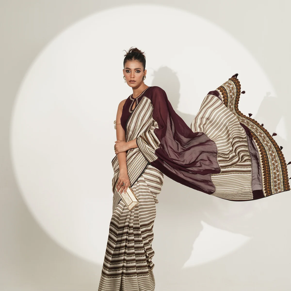 Maroon & Ivory Printed Saree with Contrast Blouse thumbnail 2
