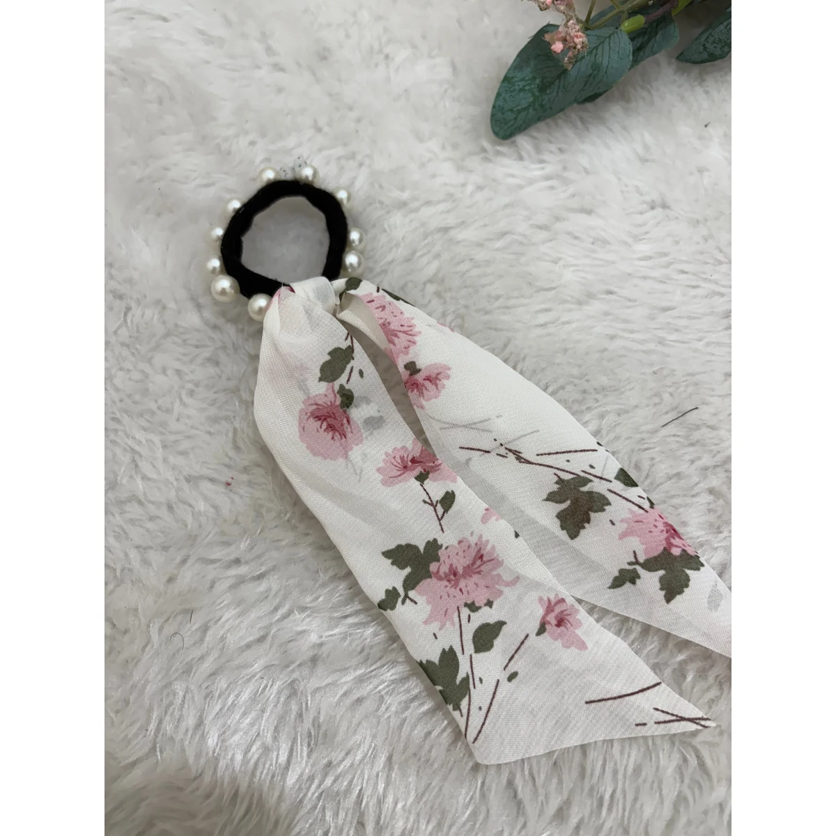 PEARL SCRUNCHIES thumbnail 2