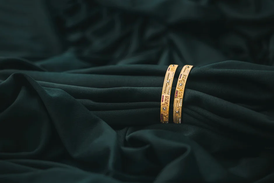 Temple Gold Motif Bangle Set thumbnail 3