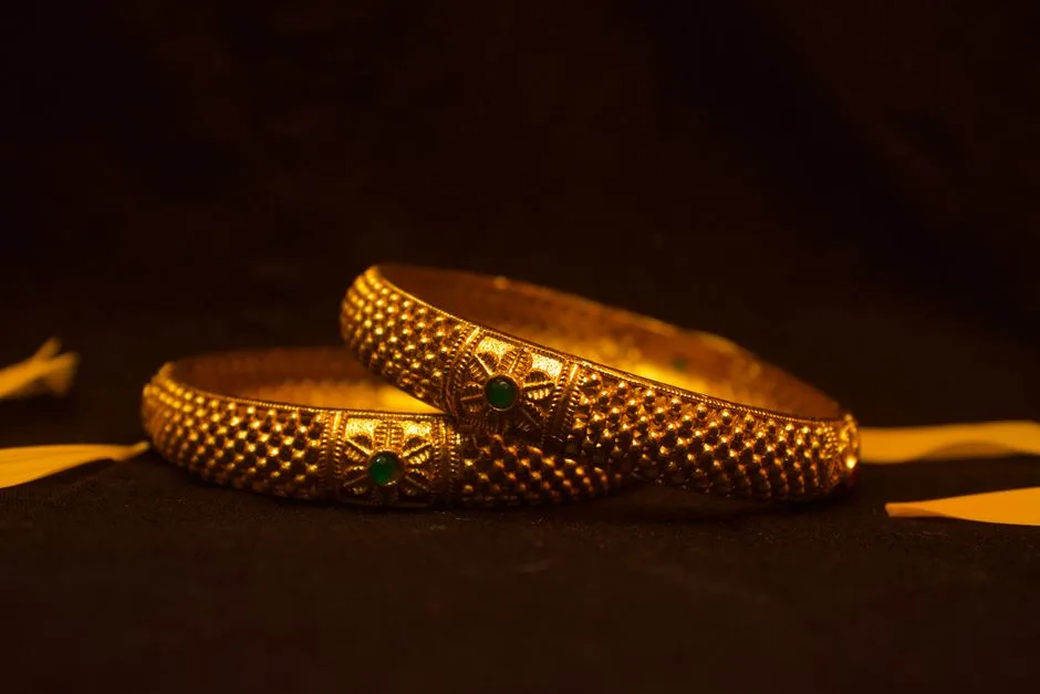 Temple Gold Motif Bangle Set thumbnail 4