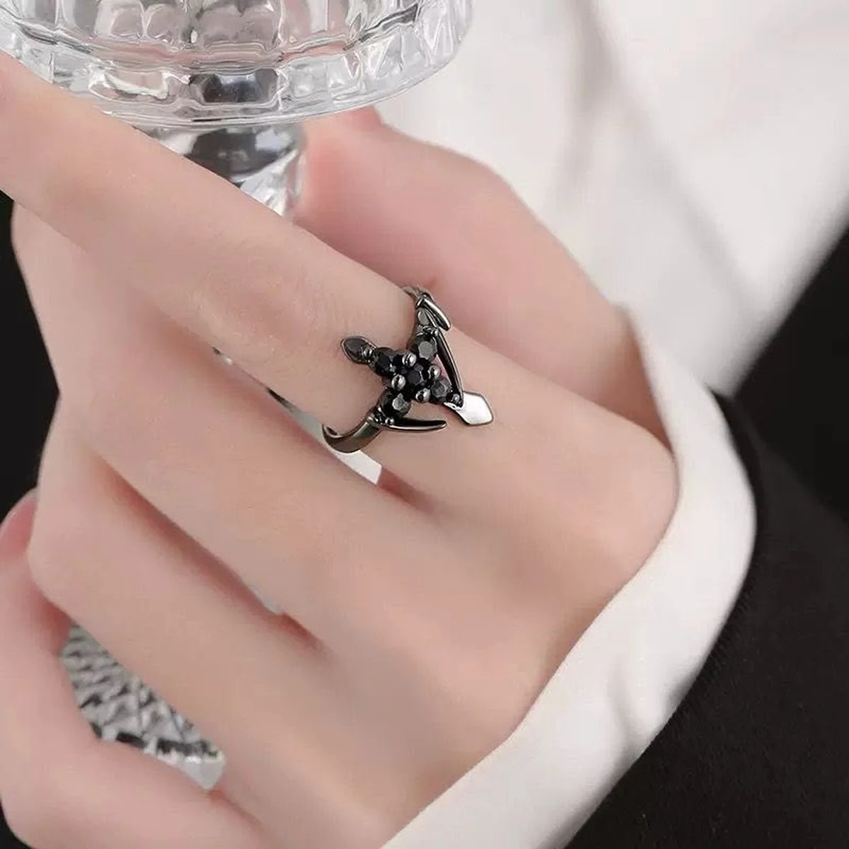 Midnight Fleur Cross Ring