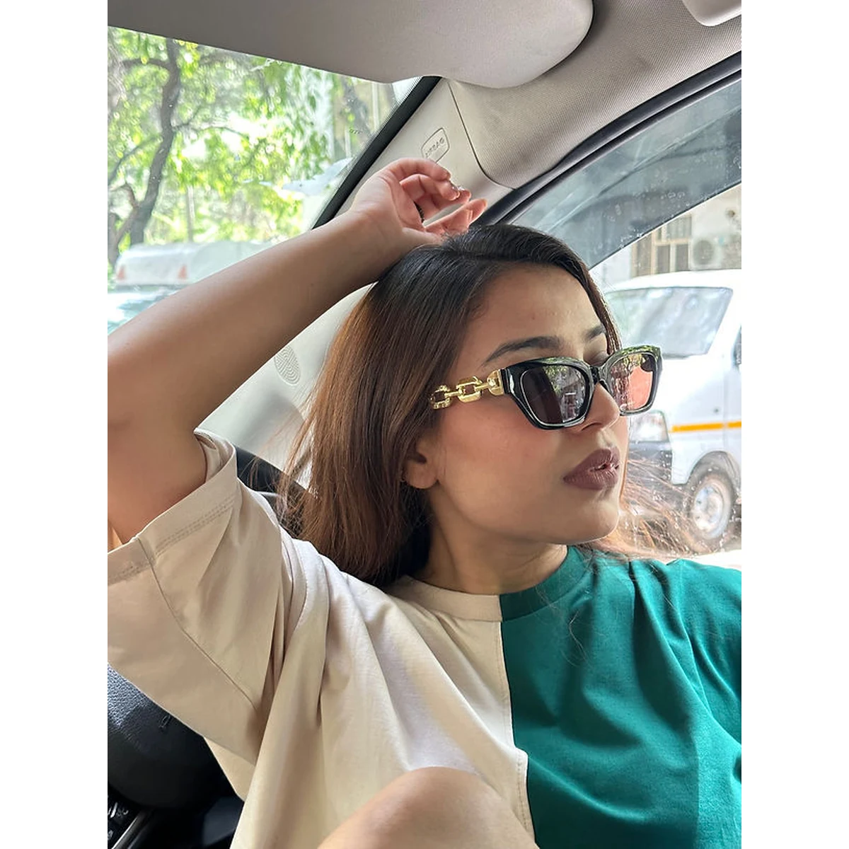 Geometrical Shaped Eyewear With Chain Design Temples