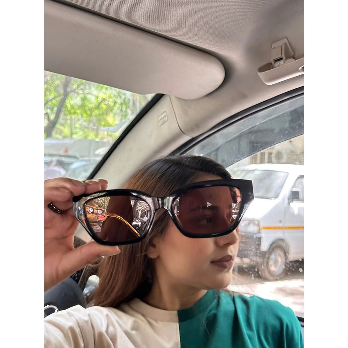 Geometrical Shaped Eyewear With Chain Design Temples thumbnail 3