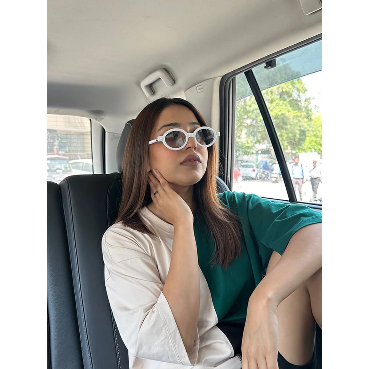 White Frame Round Sunglasses thumbnail 3