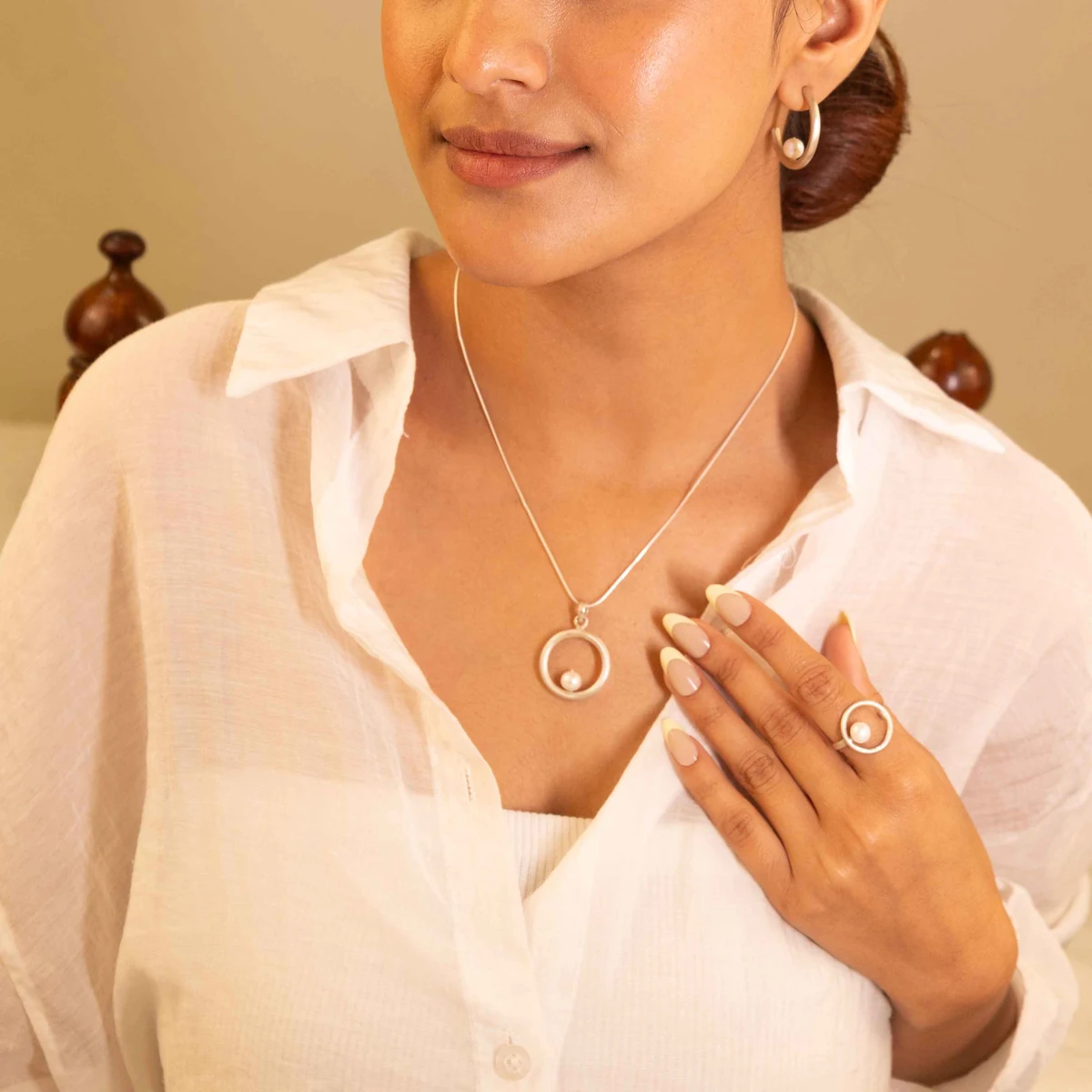 Premium Adya Halo Pearl Necklace Earring Ring Set thumbnail 2