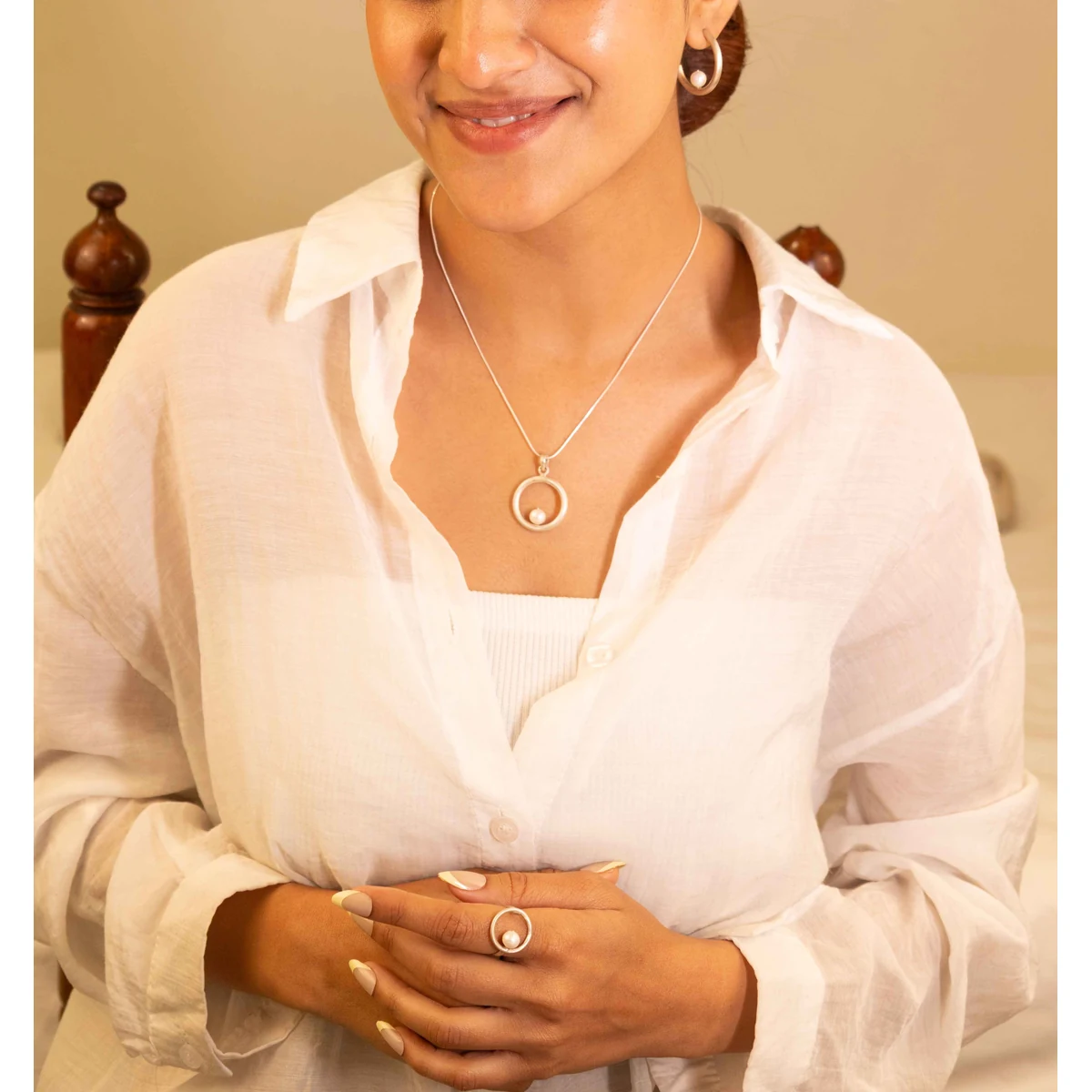 Premium Adya Halo Pearl Necklace Earring Ring Set thumbnail 3