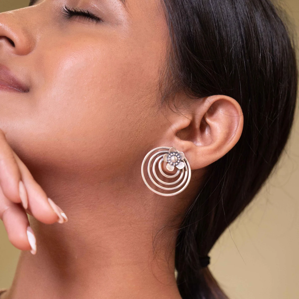 Premium Moh Concentric Flower Embossed Earring thumbnail 3