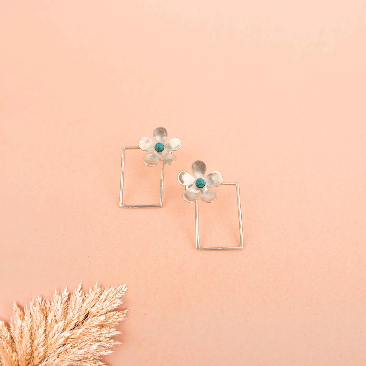 Premium Moh Bloom Frame Stud Earrings thumbnail 4