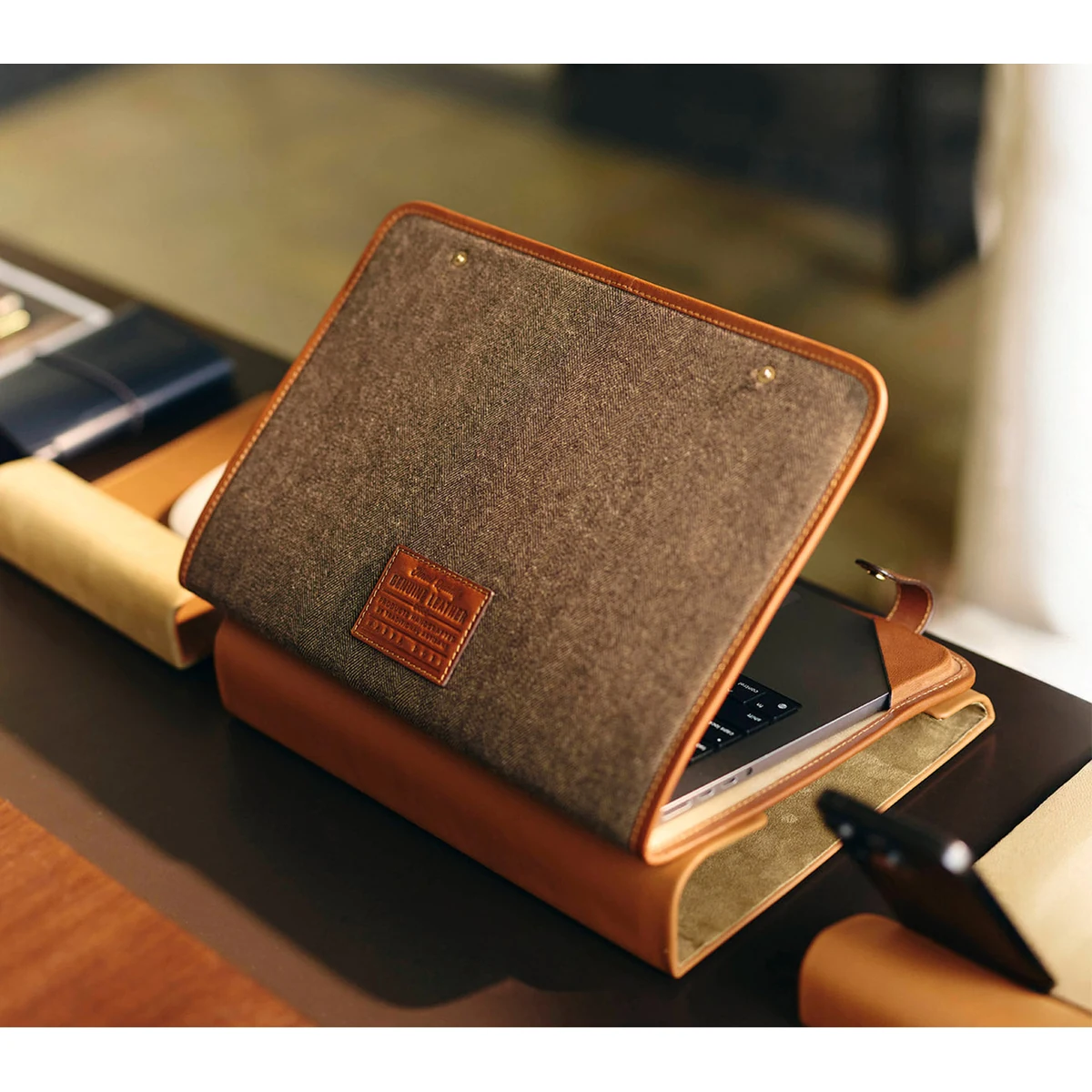 Premium FOLDAWAY HERRINGBONE LAPTOP JACKET thumbnail 3