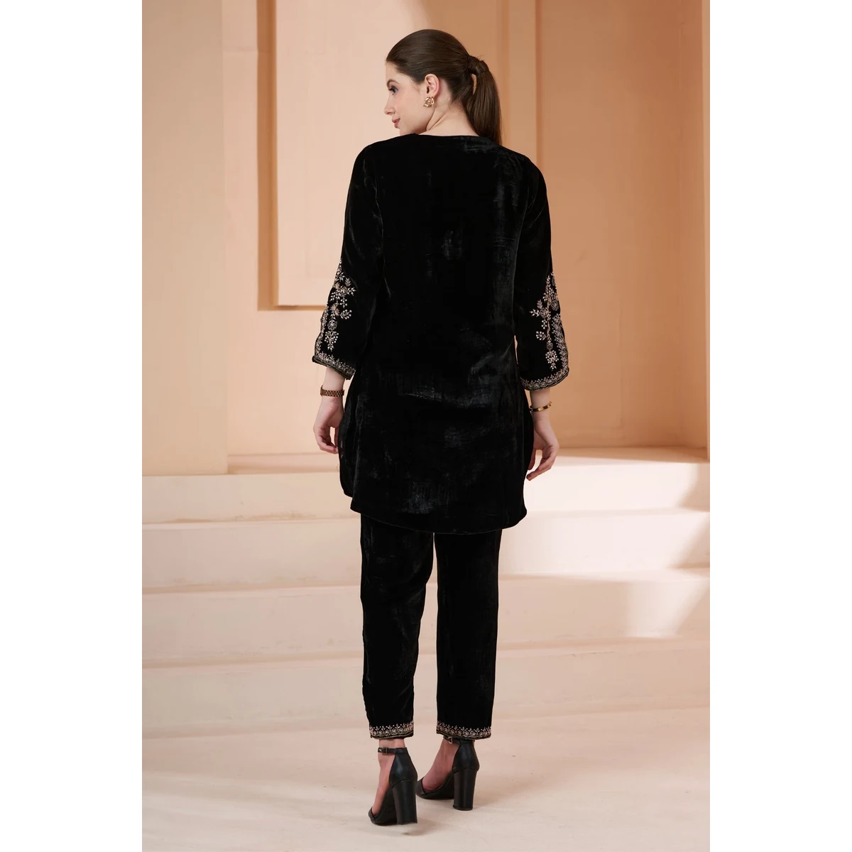 Premium Women's Purple Hand Embellished Velvet Co-ord Set thumbnail 4
