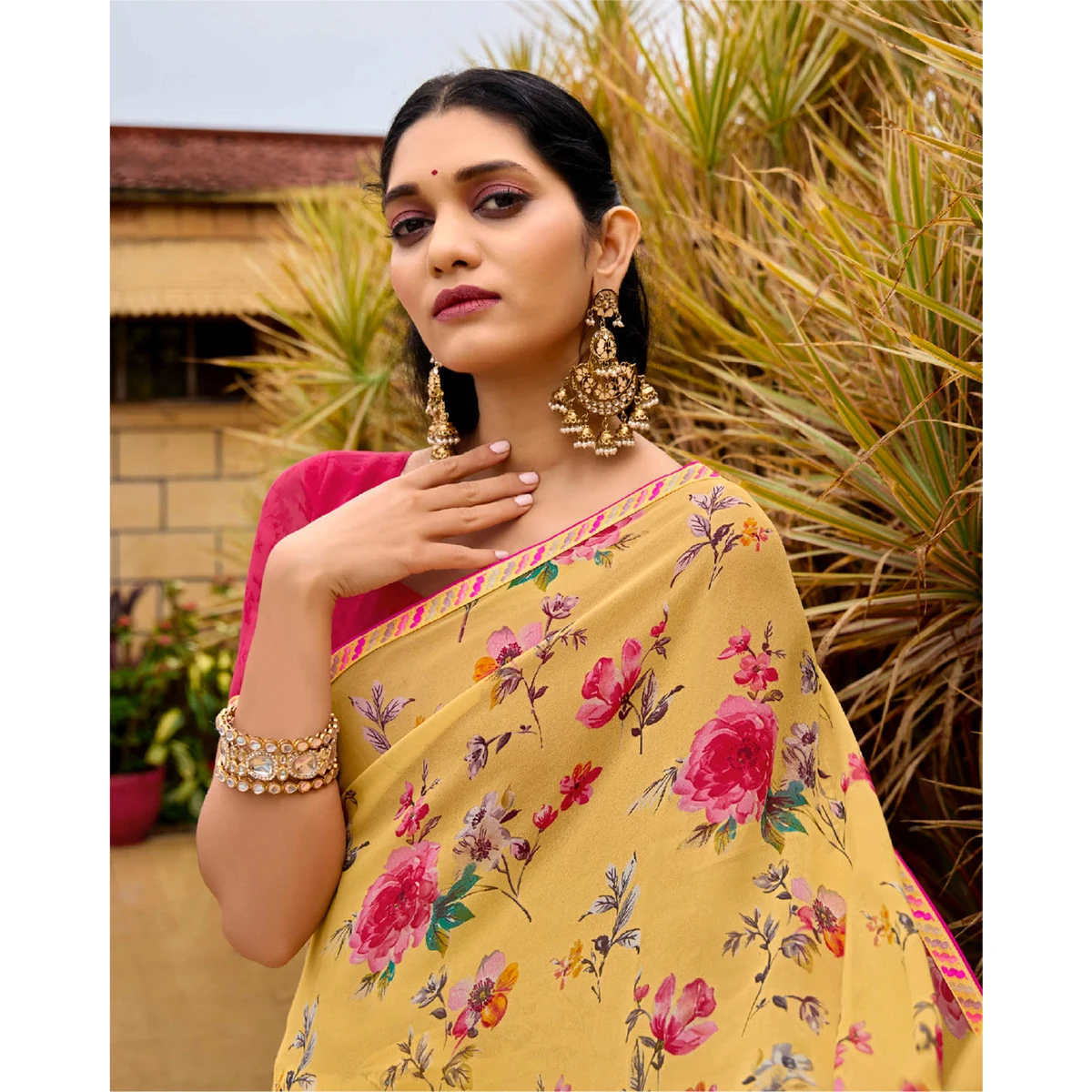 Premium Nayara Georgette Saree for Semi Formal Wear thumbnail 4