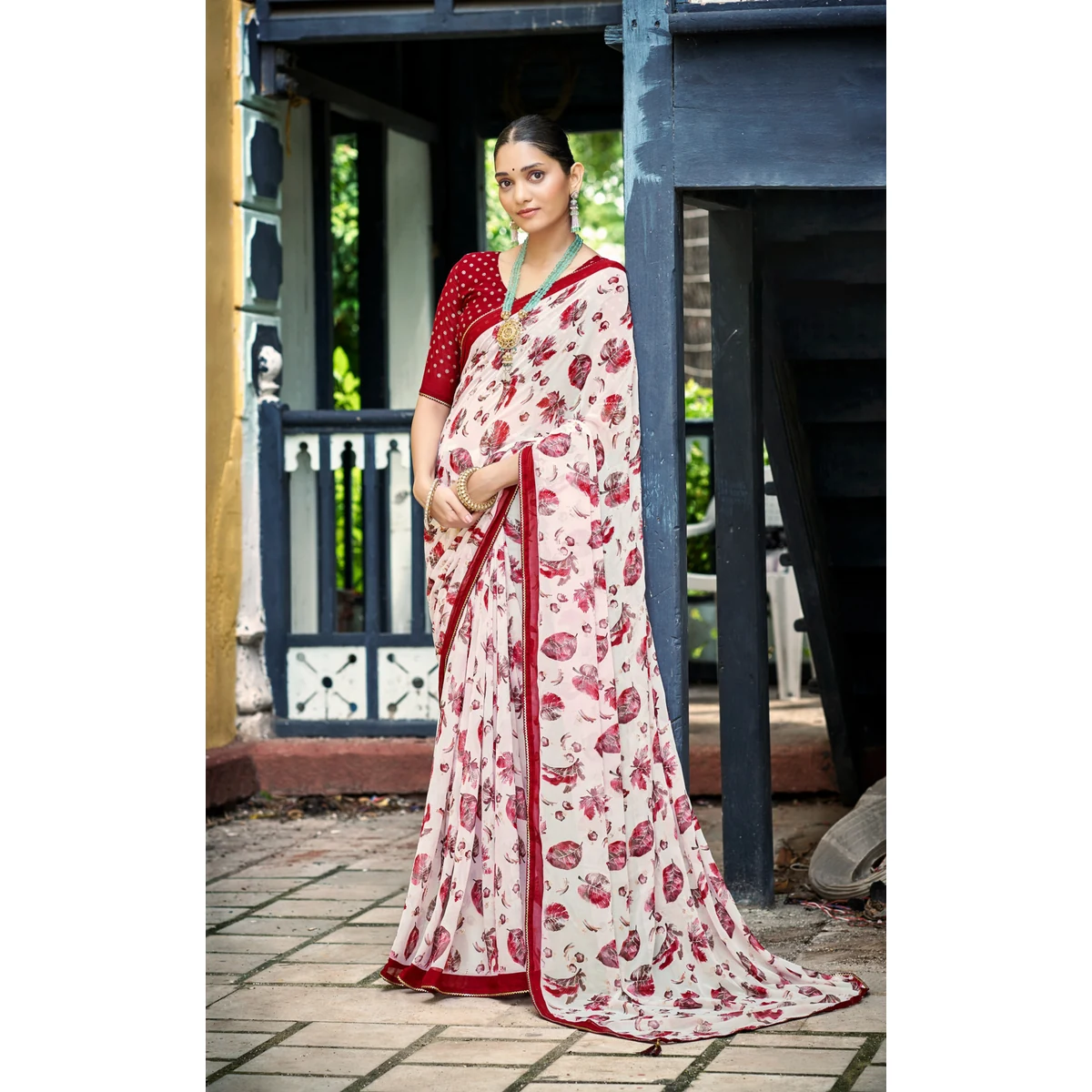 Premium Petal Drip Georgette Saree For Casual Wear