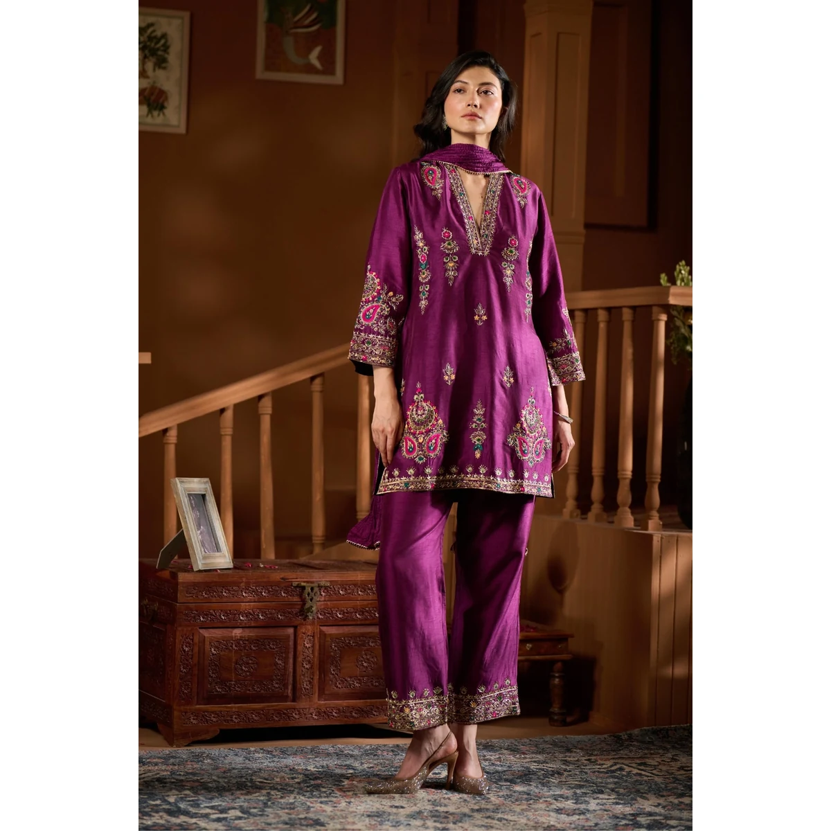 Premium Women's Magenta Chand Bagh Hand Embellished Kurta Set thumbnail 2