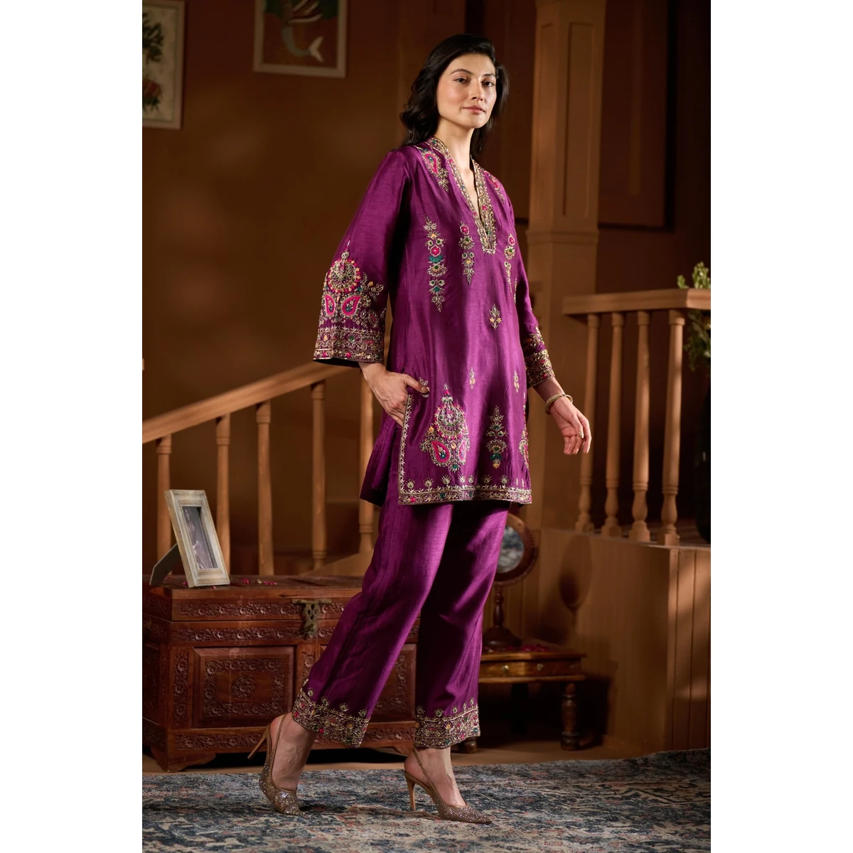 Premium Women's Magenta Chand Bagh Hand Embellished Kurta Set thumbnail 3