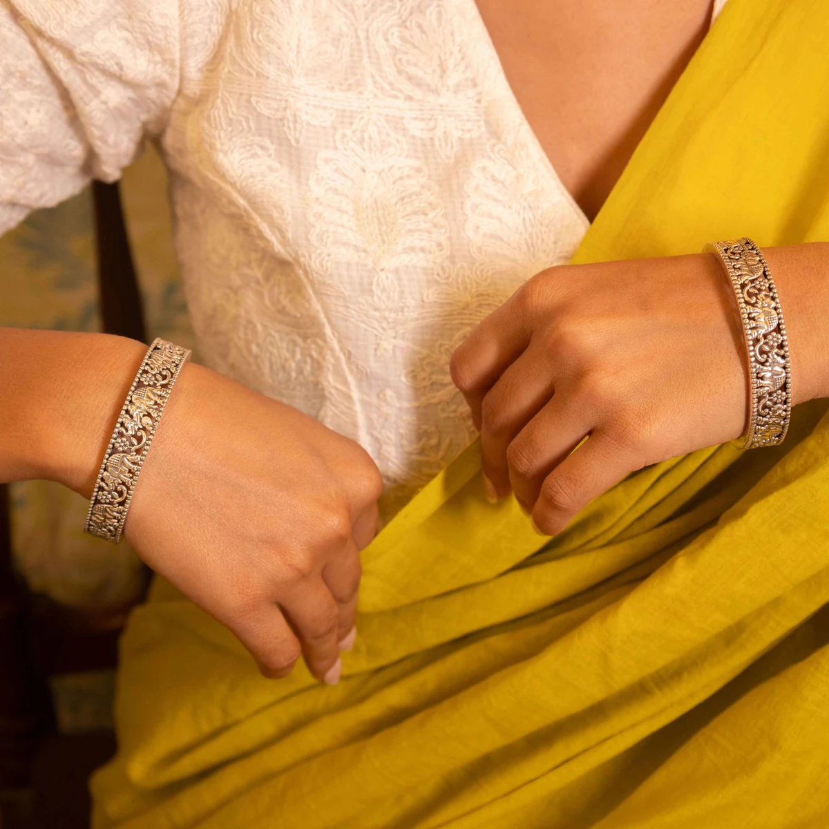 Premium Moh Gaj Sawari Shaahi Bangle thumbnail 4