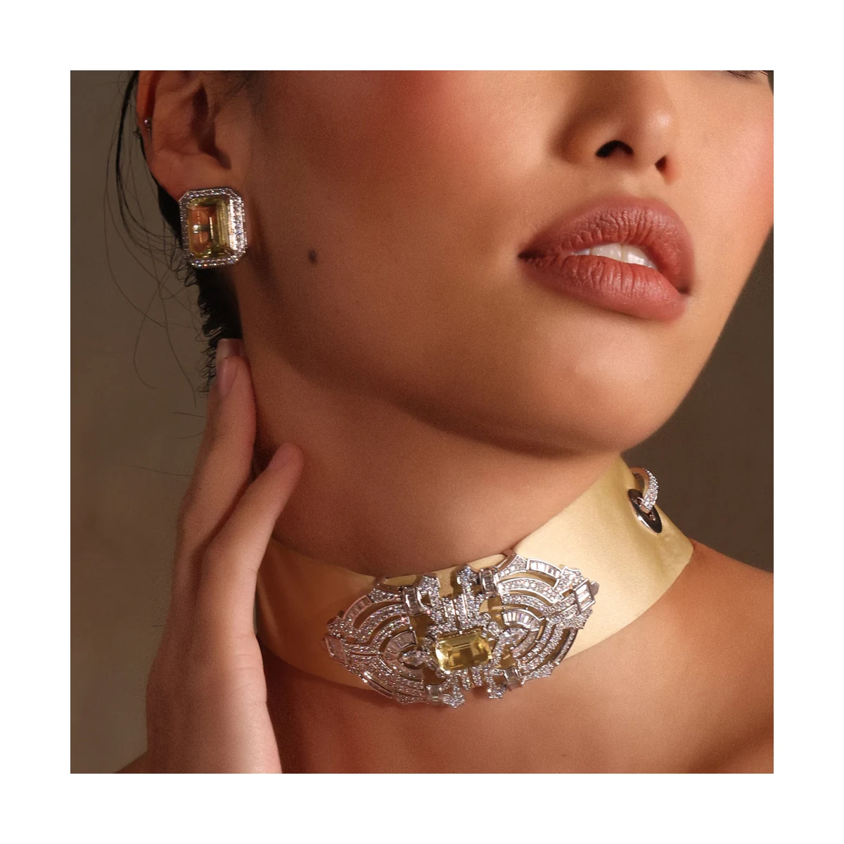 Premium Gisel Choker thumbnail 2