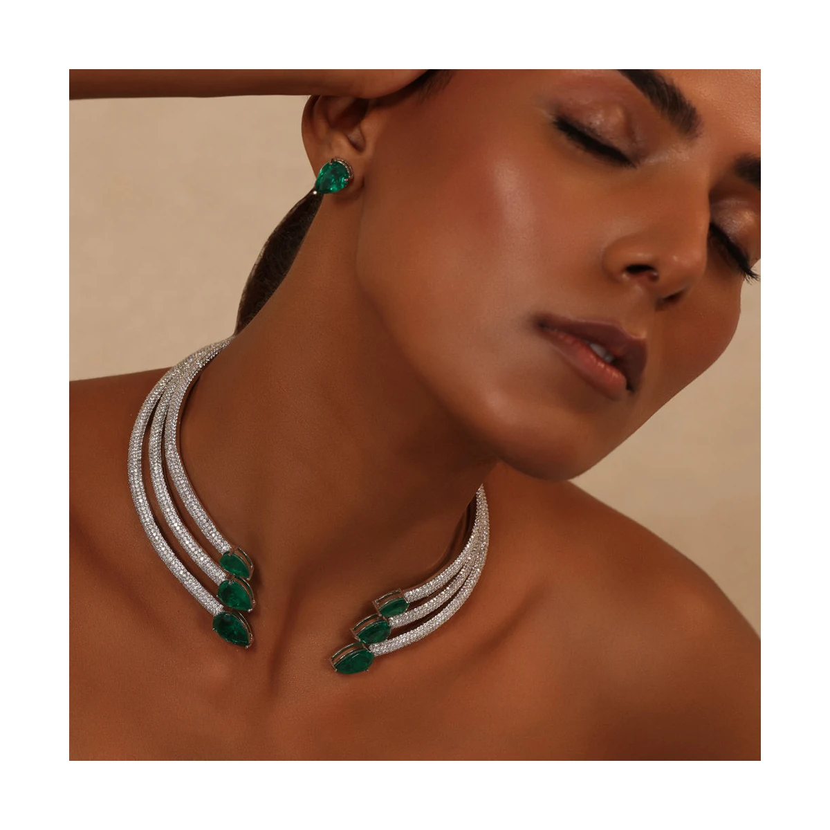 Premium Helena Choker thumbnail 2