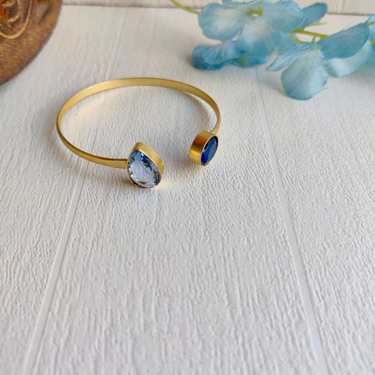 Premium Fiona Minimalist gold polish Bracelet thumbnail 4