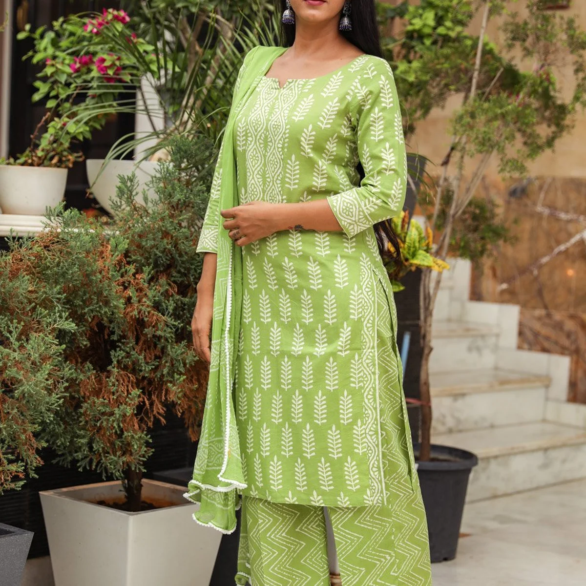 Green Discharge Tree Butti Print Cotton Suit Set thumbnail 2