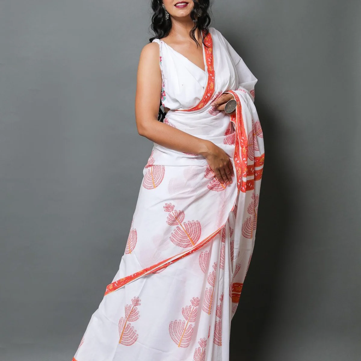 White & Orange Hand Block Butta Mul Cotton Saree with Blouse Piece thumbnail 2