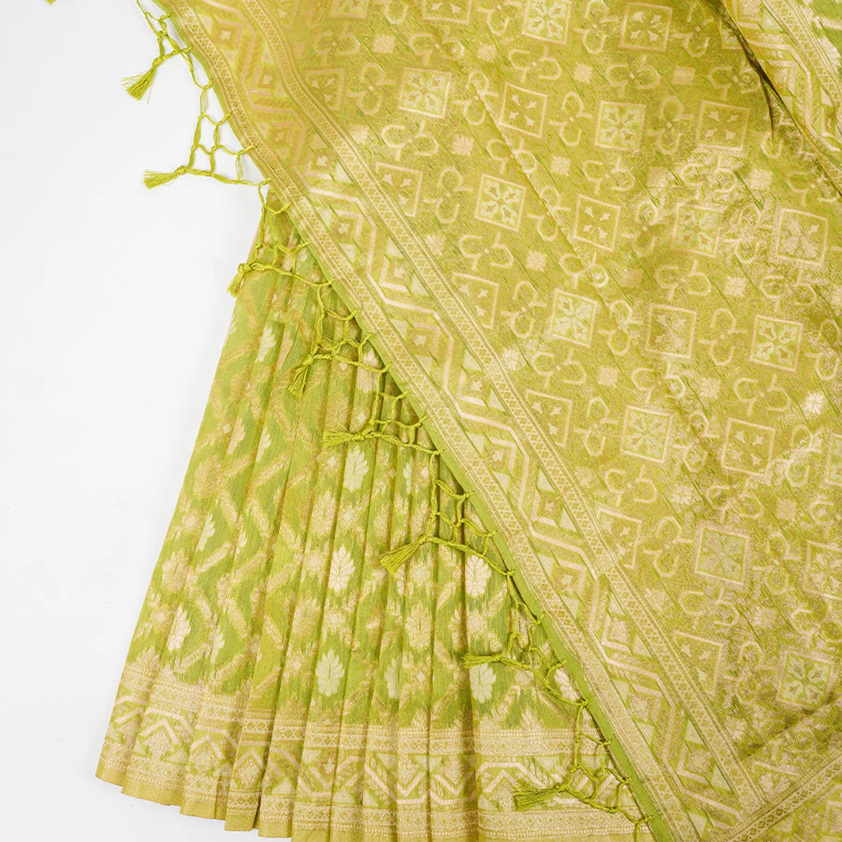 Stylish Flower Design Green & Sandal Semi Kora Cotton Saree SK72 thumbnail 3