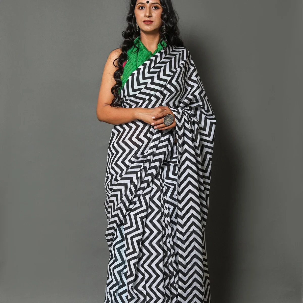 Black Zikzak Printed Cotton Saree with Blouse Piece - Image 1