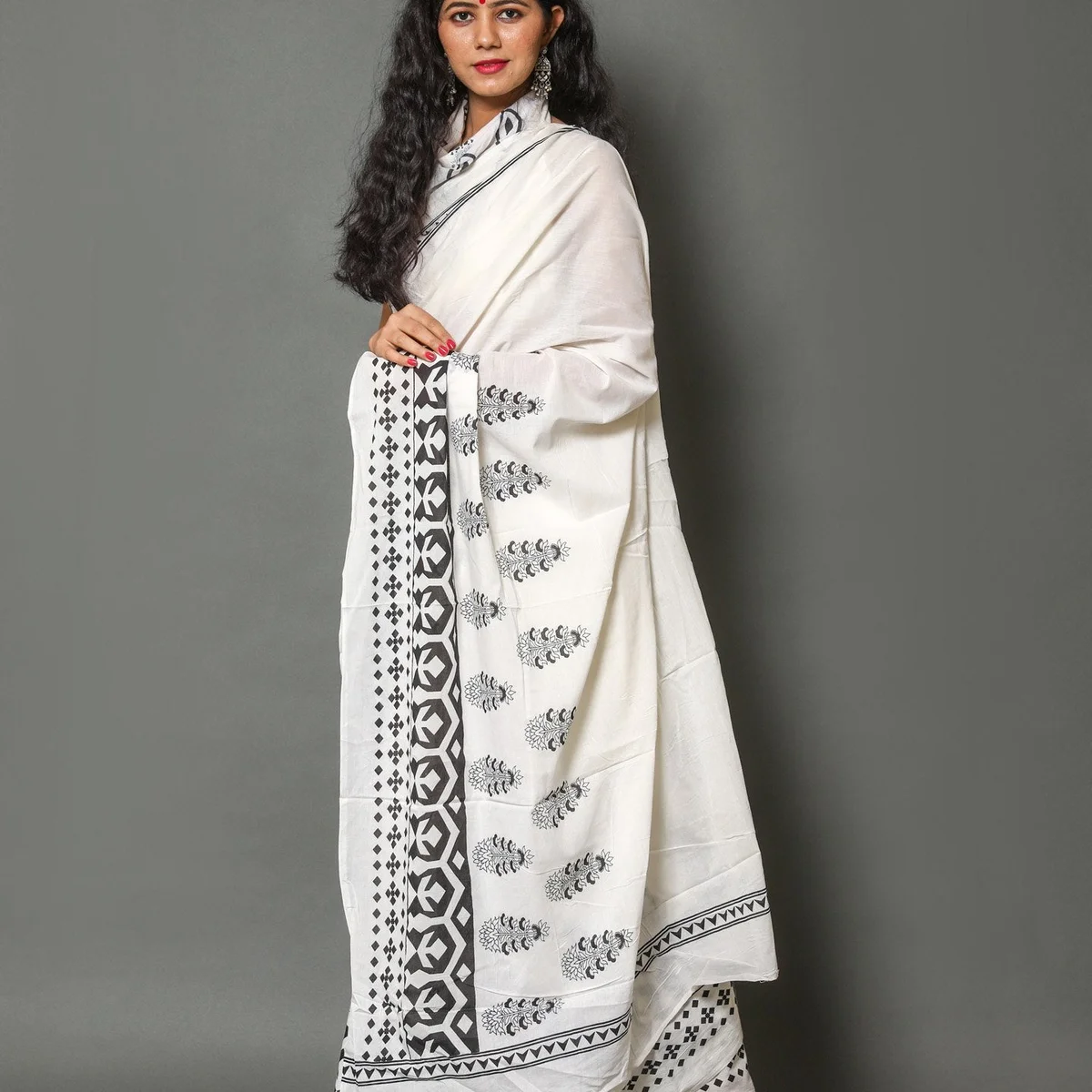 White & Black Border Butta Block Print Cotton Saree with Blouse thumbnail 3