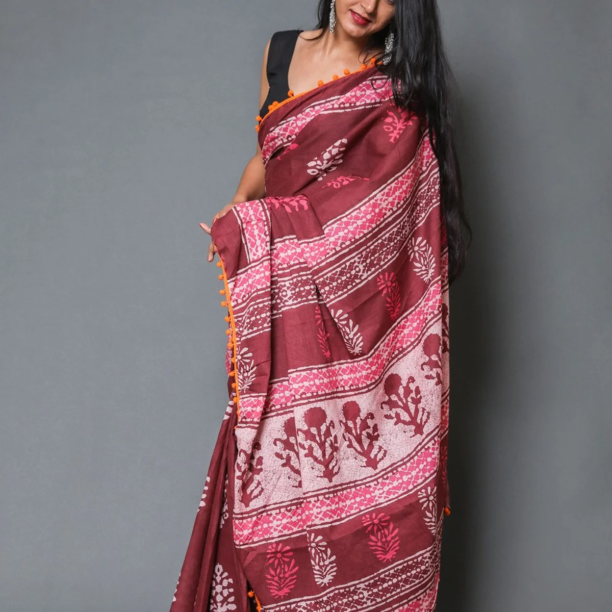Rose Block Butta Print Mul Cotton Saree with Blouse thumbnail 2