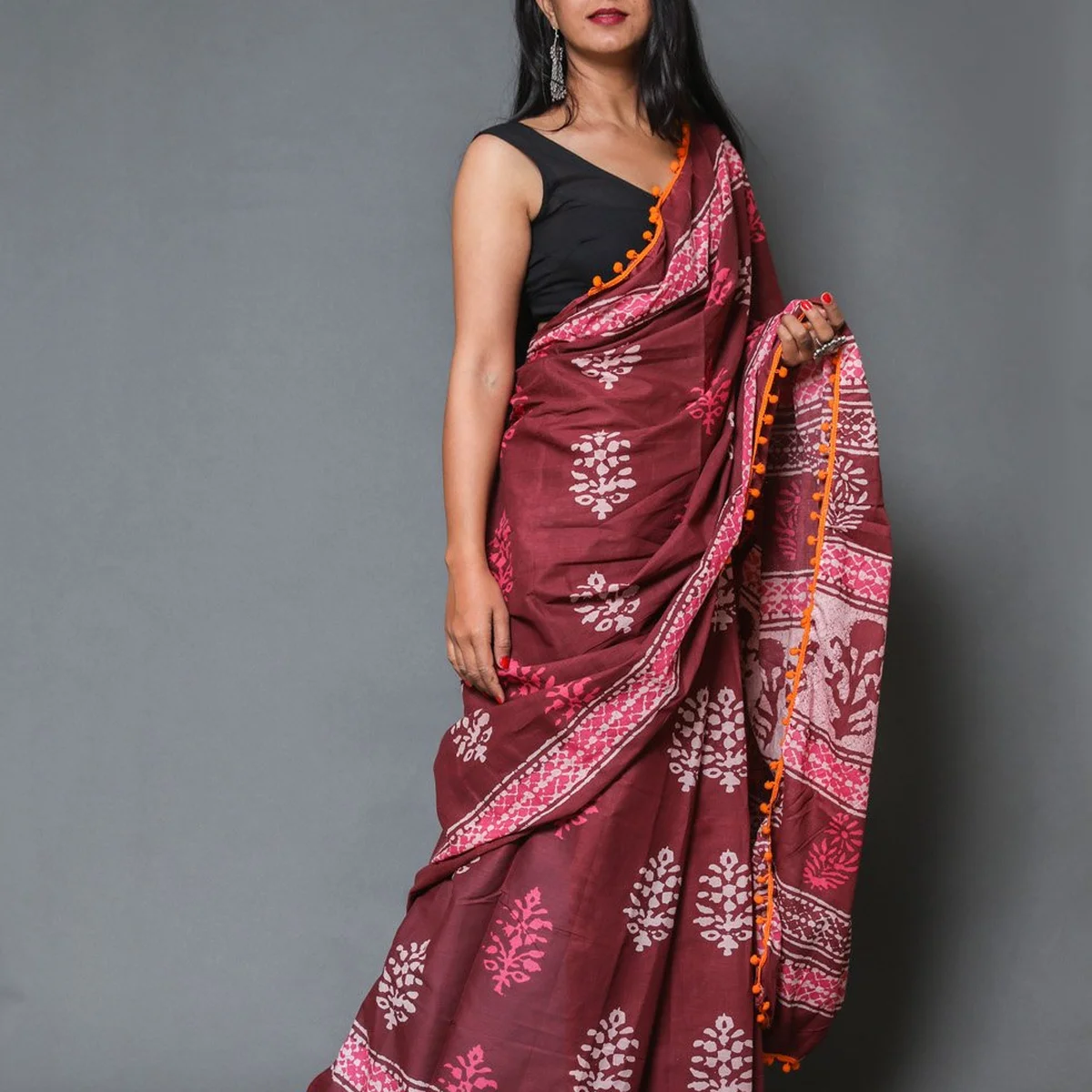 Rose Block Butta Print Mul Cotton Saree with Blouse thumbnail 3