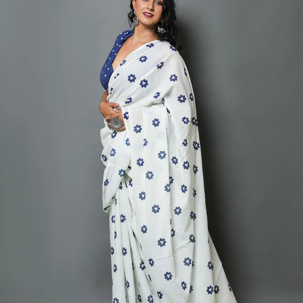White & Blue Floral Hand Block Butti Print Mul Cotton Saree with Blouse Piece - Image 1