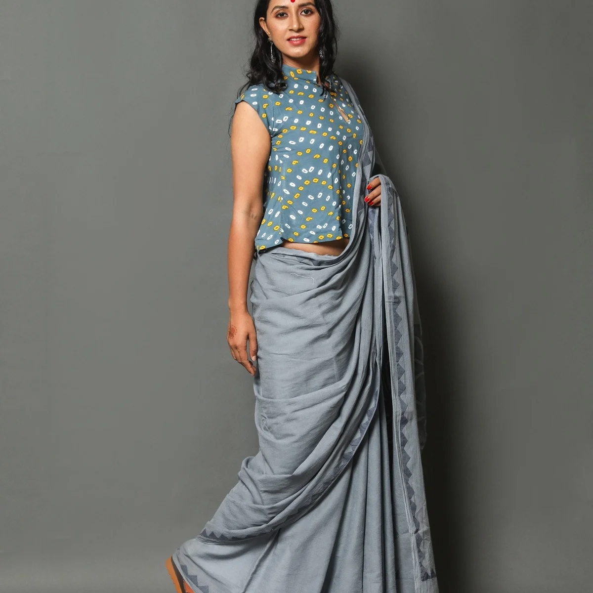 Grey Applique Work Cotton Saree with Unstitched Blouse thumbnail 3