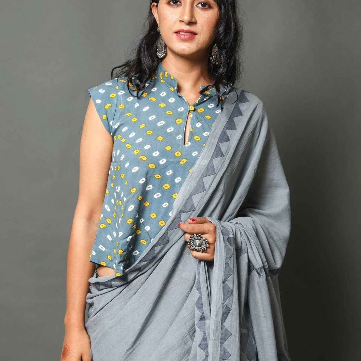 Grey Applique Work Cotton Saree with Unstitched Blouse thumbnail 4