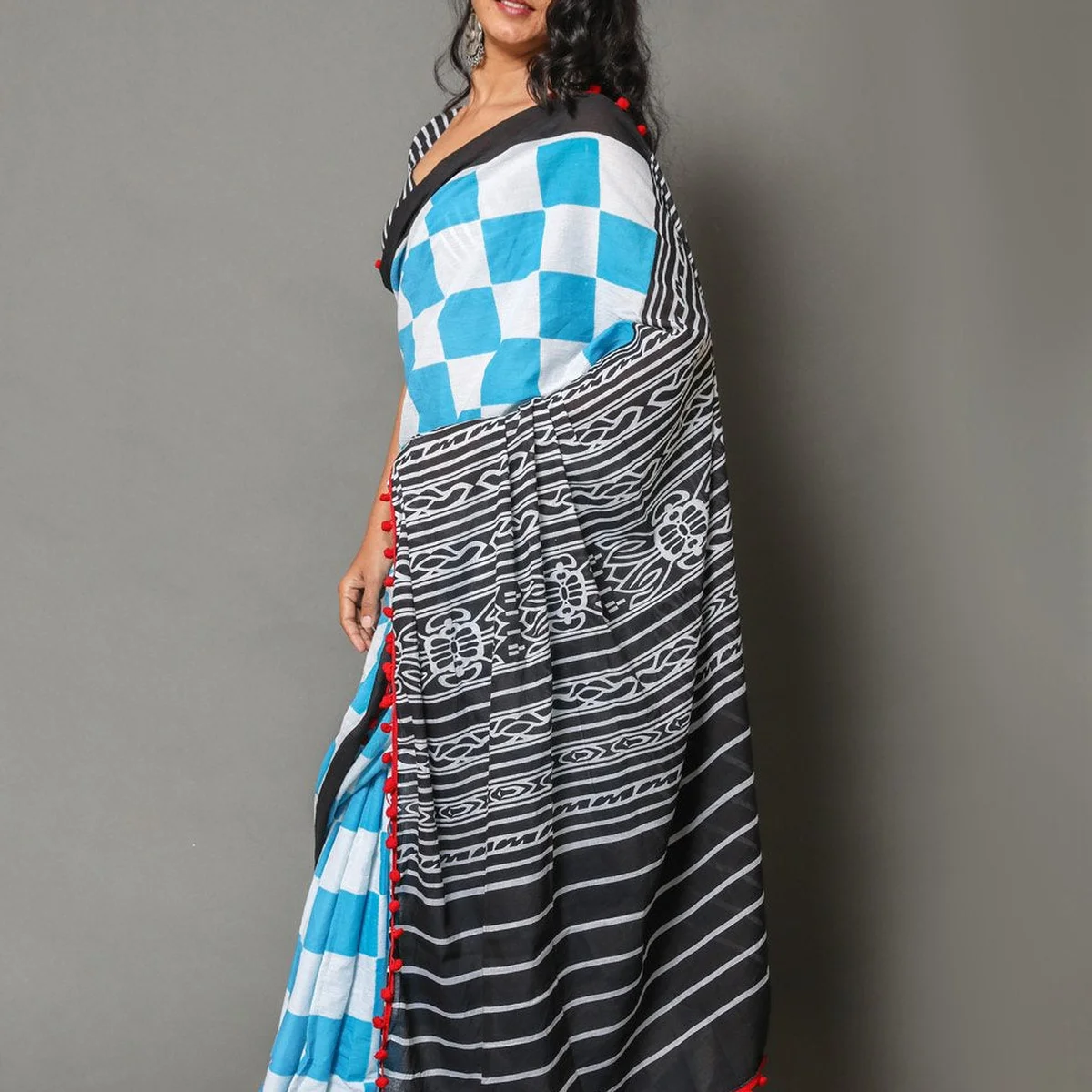 Turquoise & Black Checks Block Print Cotton Saree with Blouse thumbnail 3