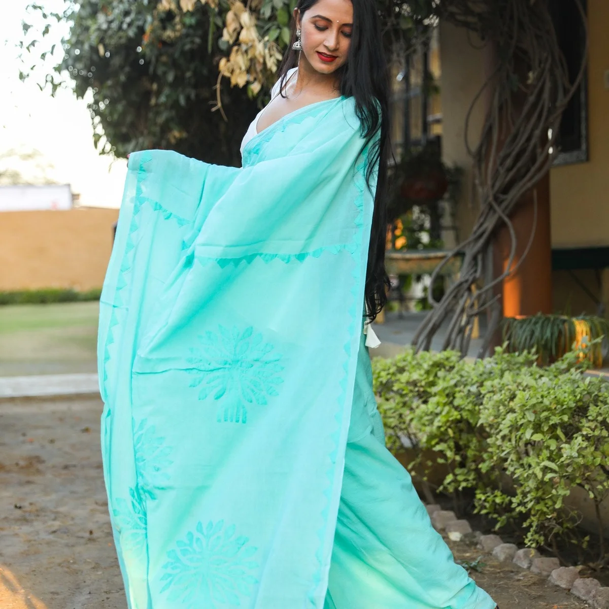 Teal Blue Applique Work Cotton Saree with Unstitched Blouse thumbnail 3