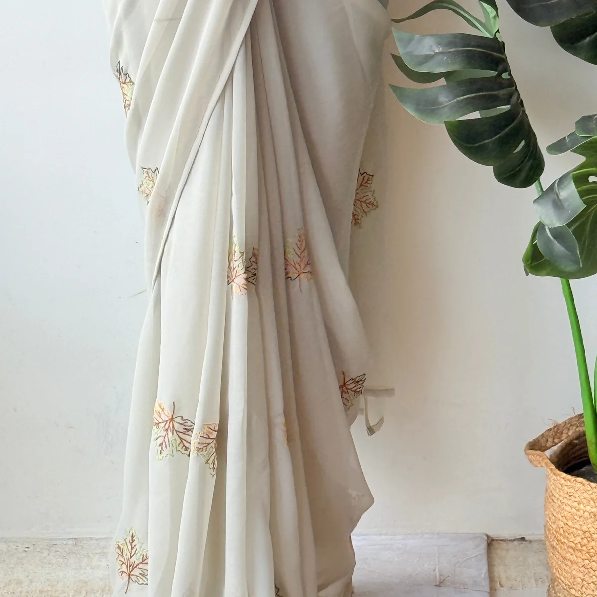 Pastel green maple leaf emb georgette saree thumbnail 3