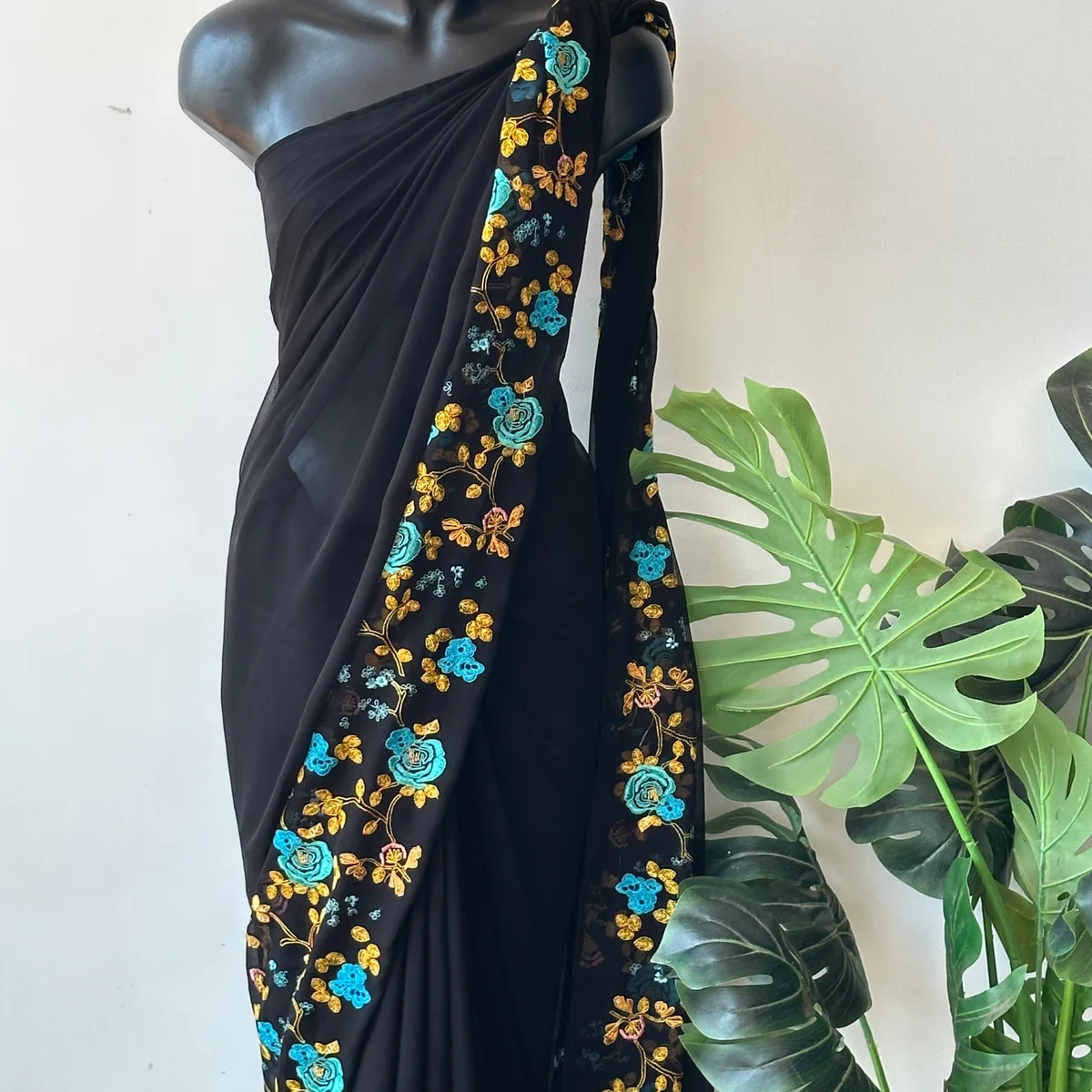 Floral emb Black georgette saree thumbnail 4