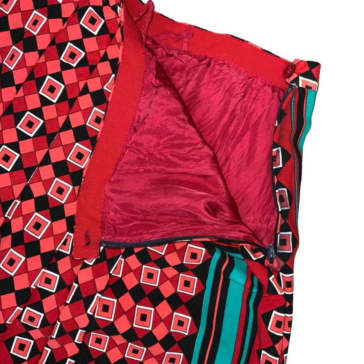 80s RED TEAL GREEN BLACK GEOMETRIC STRIPE PATTERNED PLEATED MIDI SKIRT S 10 thumbnail 2