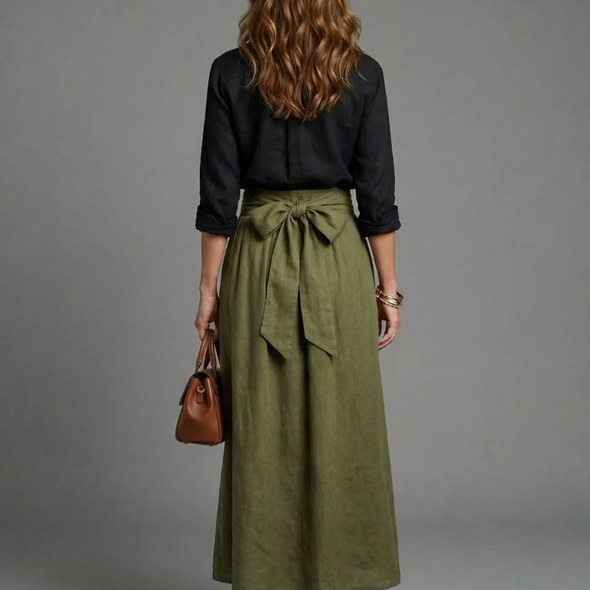 Vera | Two Piece Set Black Bloe Olive Green Midi Skirt thumbnail 3
