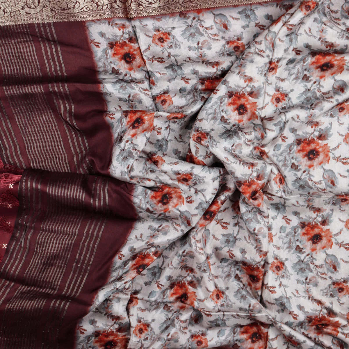 Women Grey & Maroon Floral Printed Dola Semi Weaving Printed Saree DSP04 thumbnail 4