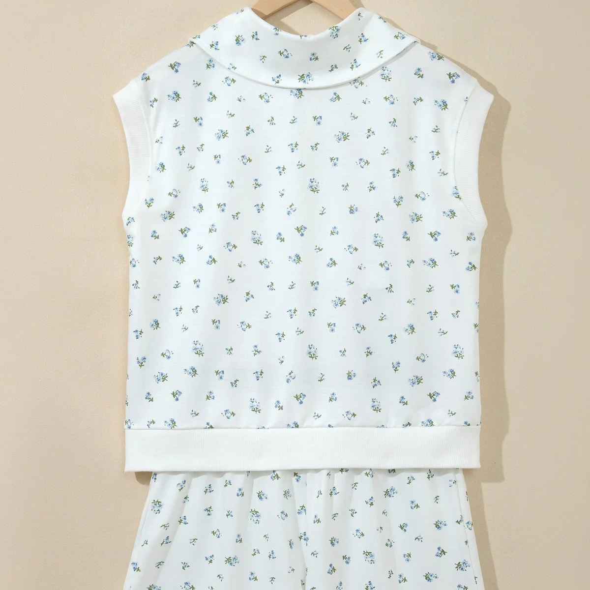 White Floral Print Half Zip Top Matching Short Set thumbnail 4