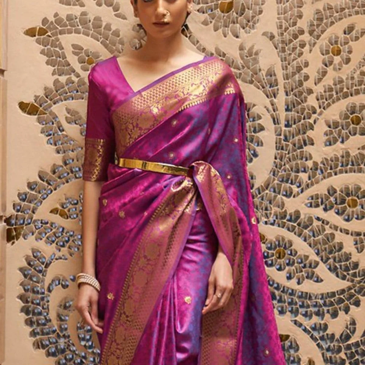 Winterberry Purple Banarasi Silk Saree With Blouse Piece thumbnail 2