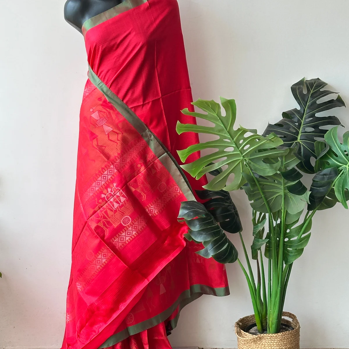 Plain Soft silk saree thumbnail 2